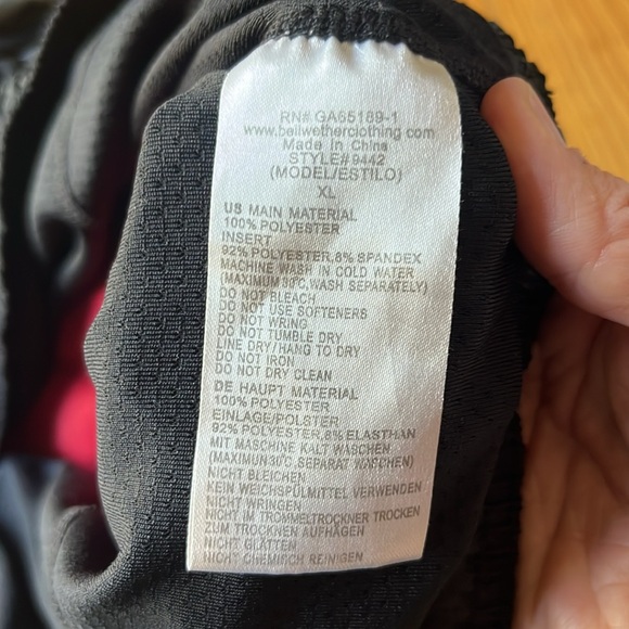 Like new bicycle shorts with built in chamois - Picture 5 of 6